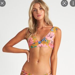 Billabong Bizarre Plunge Bikini Top (sold out!) - NWT